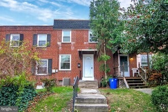 Building Photo - 1466 S 13th St