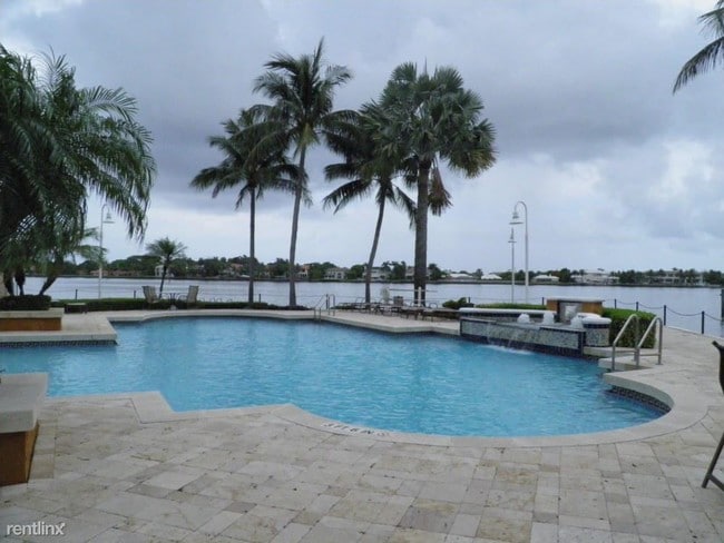 Building Photo - 127 Yacht Club Way