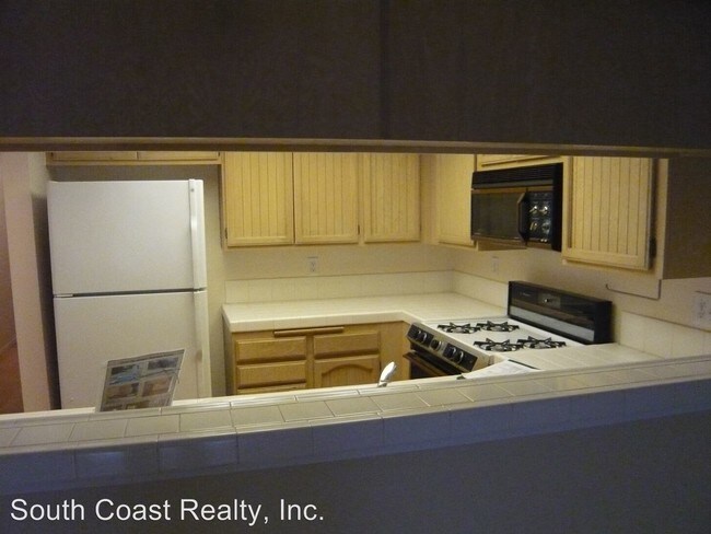 Building Photo - 2 br, 2 bath House - 7638 Hollister #266