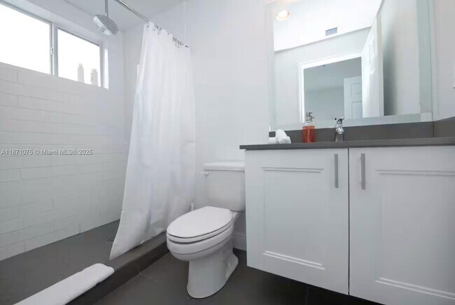 Foto del edificio - 541 NW 33rd St