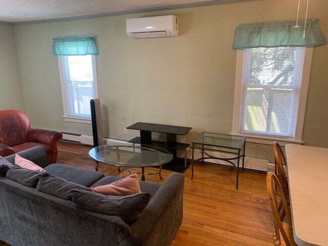 Building Photo - 16 Grafton St