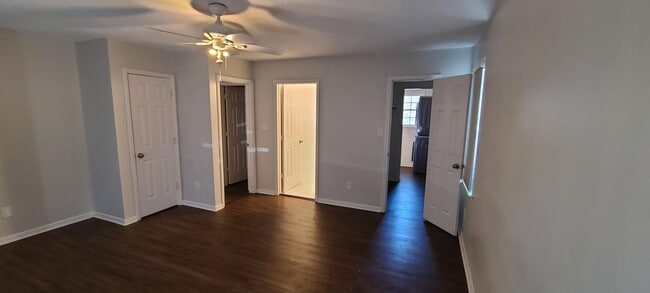 Building Photo - 709 NC-801