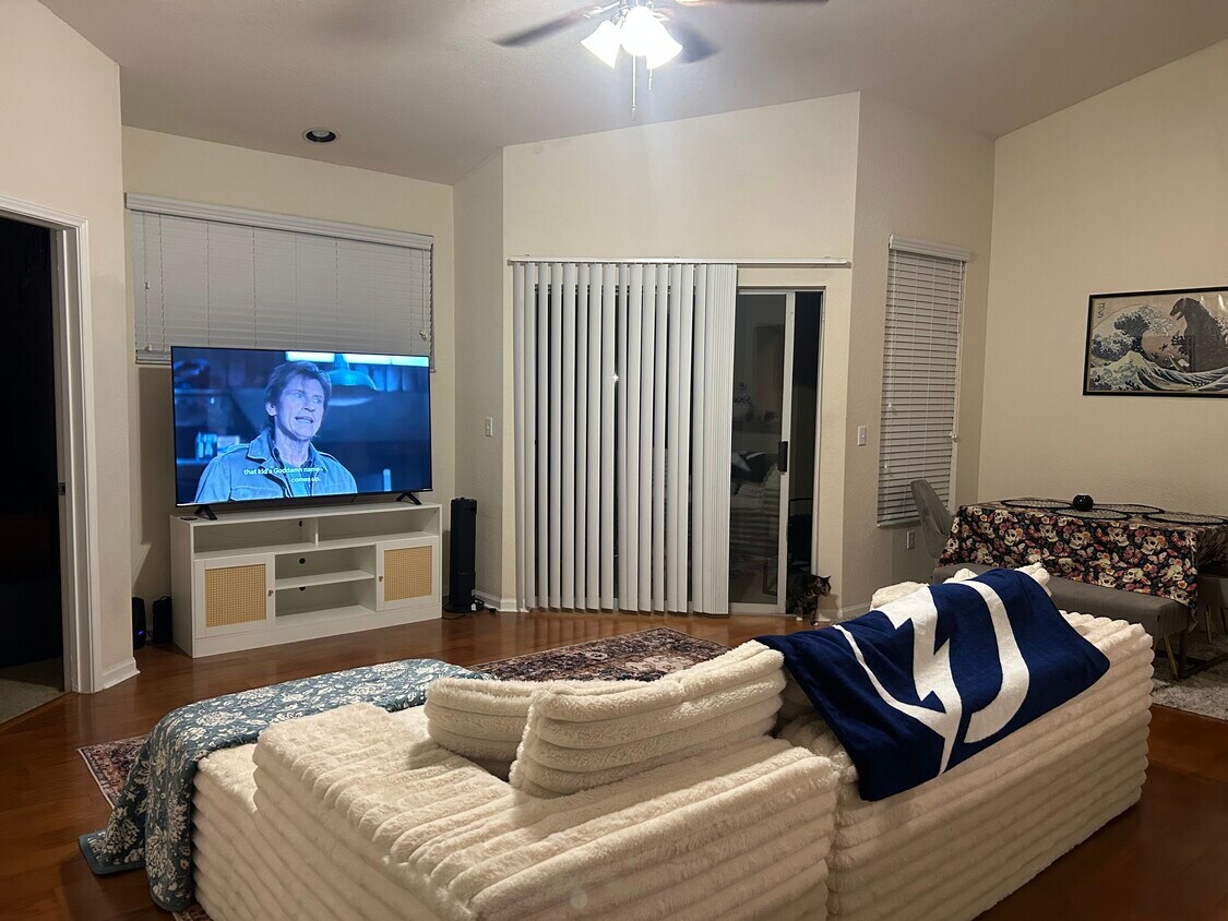 Living Room - 5125 Palm Springs Blvd