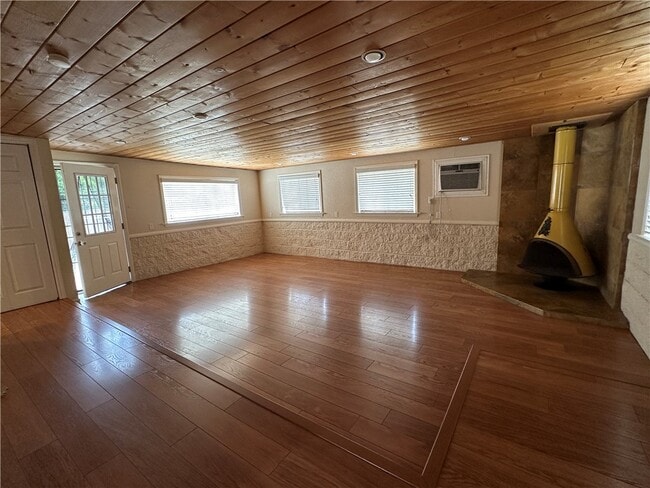 Building Photo - 1627 Tamar Dr