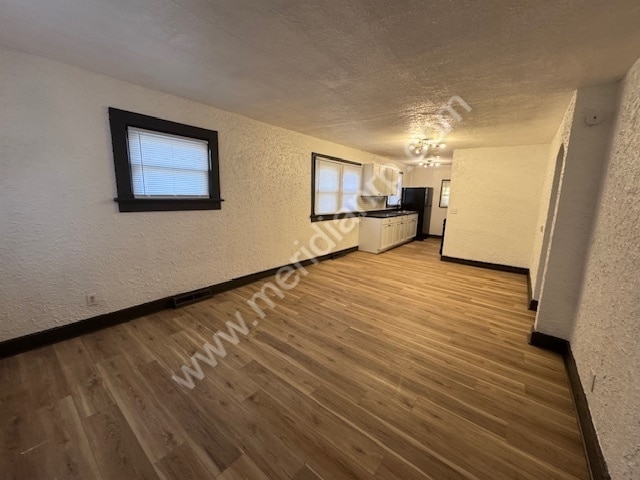Foto del edificio - 4915 McClellan St
