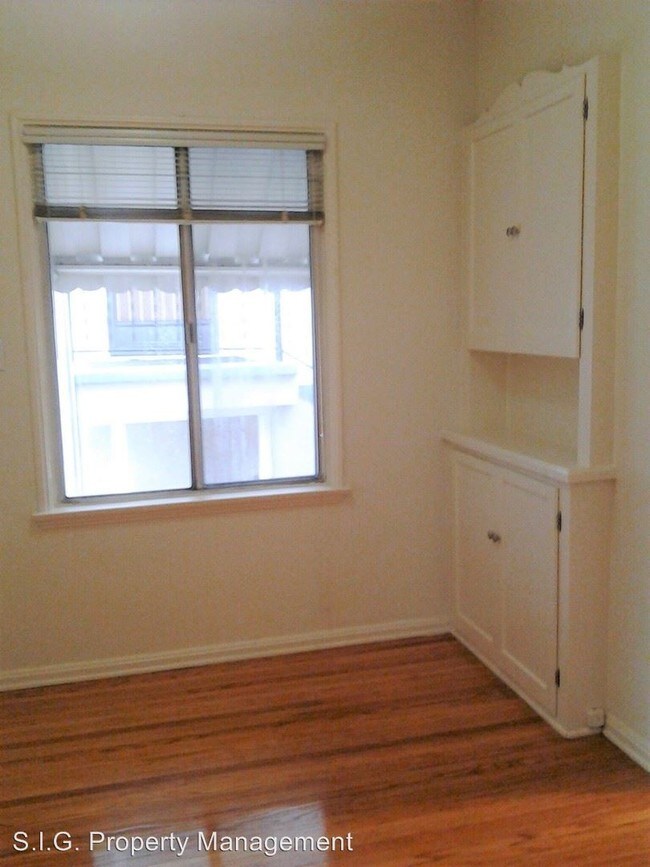 Foto del edificio - 2232 Montrose Ave