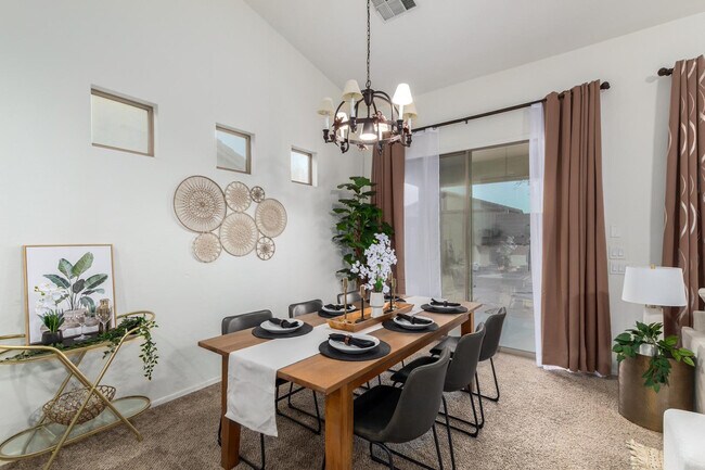 Foto del edificio - 17536 W Desert View Ln
