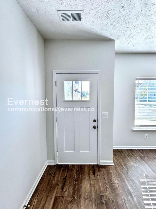 Building Photo - 204 Ansley Wy