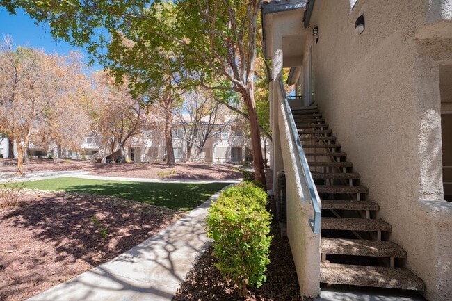 Foto del edificio - Condo with 2 Beds/2 Baths in Las Vegas near UNLV & McCarran Airport