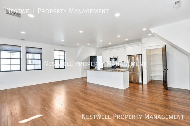 Foto del edificio - 5056 W Lake Ave