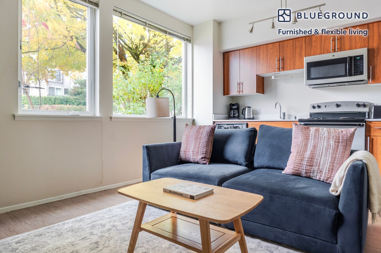 Foto principal - 4302 7th Ave NE