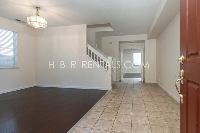 Foto del edificio - 803 Twin Oaks Dr