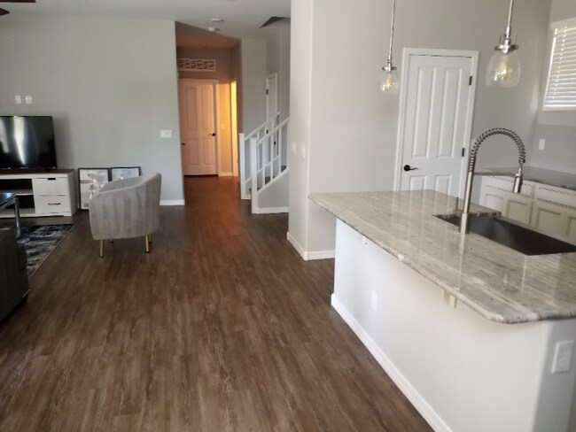 Foto del edificio - 16541 W Sierra St