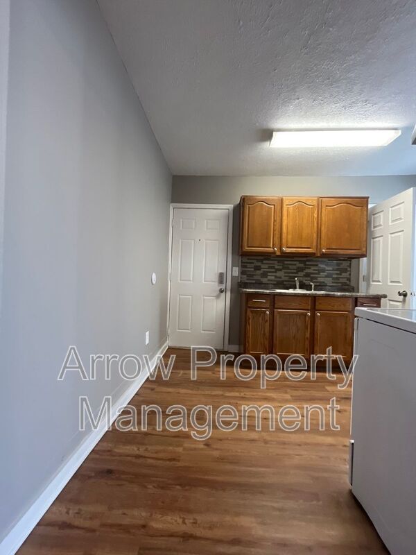 Building Photo - 1215 Peach St