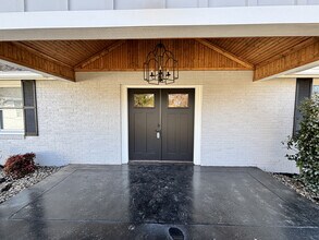 Building Photo - 107 1st Ave