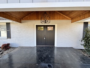 Building Photo - 107 1st Ave