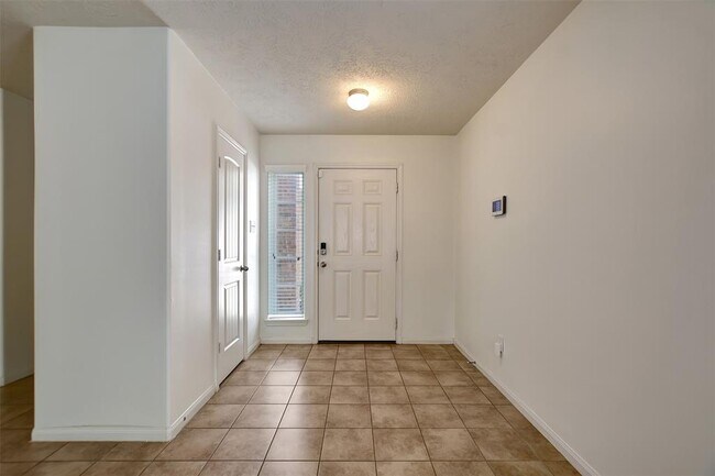 Building Photo - 11842 Red Hummingbird Dr