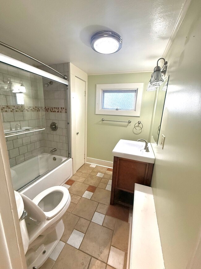 Photo - Seneca Turnpike East 220/222 Apartment