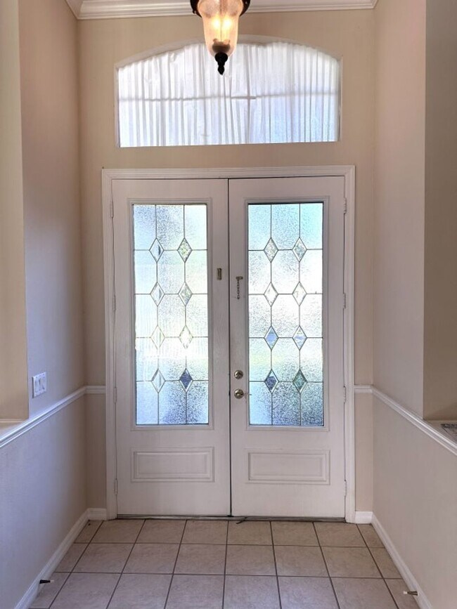 Foto del edificio - Spacious 5 bedroom home in Hunter Creek