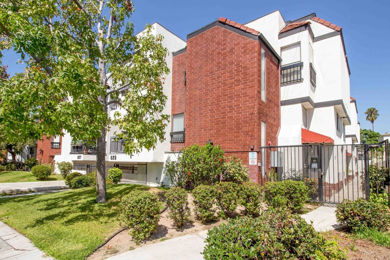 829 E Maple St, Glendale, CA 91205 Condo for Rent in Glendale, CA