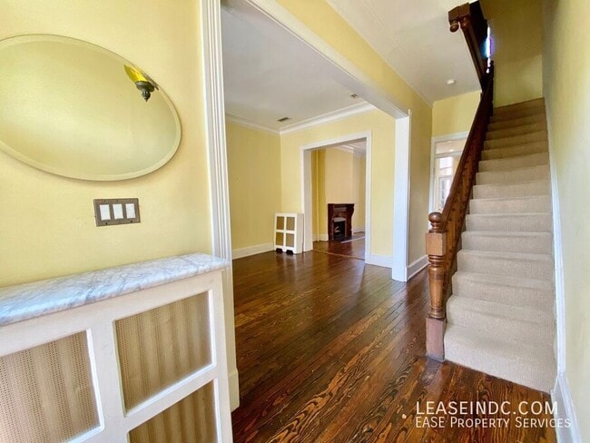 Building Photo - 1501 R St NW