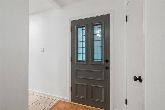 Foto del edificio - 3138 Honey Tree Ln