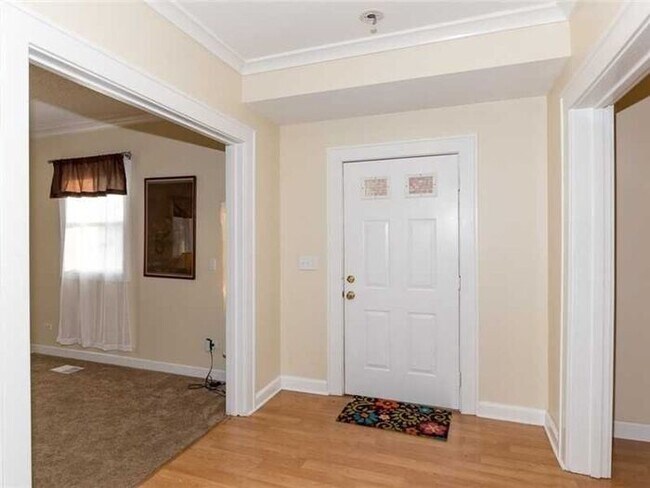 Building Photo - Solid Butler Student Rental Close to Campus!