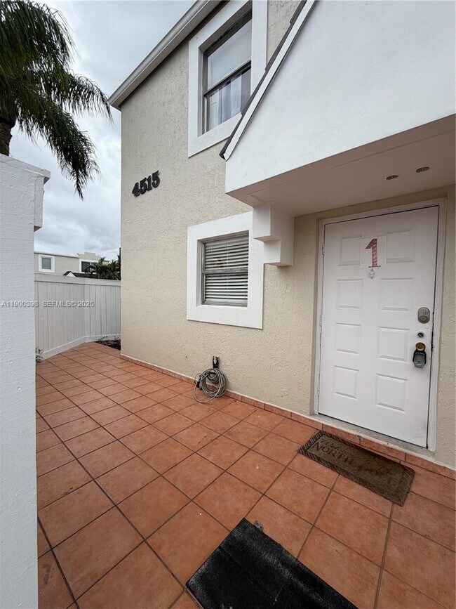 Foto del edificio - 4515 SW 68th Ct Cir