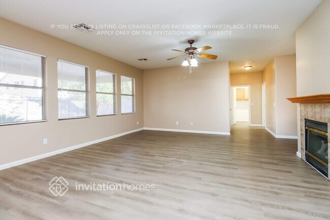 Building Photo - 11458 E Ramblewood Ave