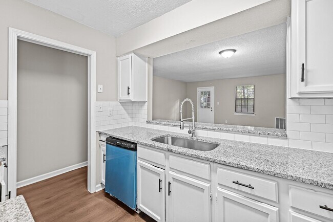 Foto del edificio - 646 Valley Crest Dr