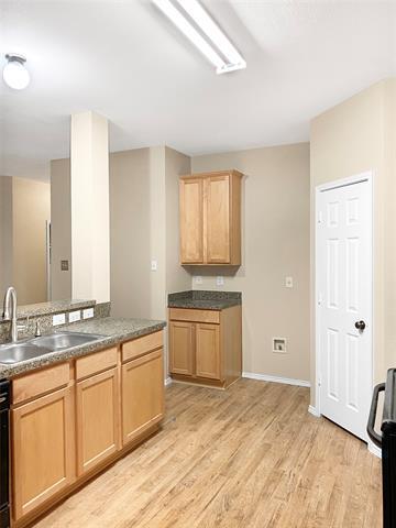 Foto del edificio - 7221 Lindentree Ln