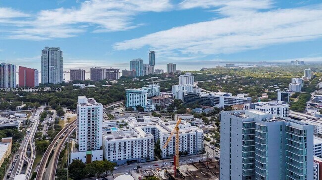 Foto del edificio - 79 SW 12th St
