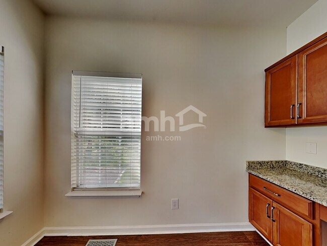 Foto del edificio - 141 Claybrook Ln
