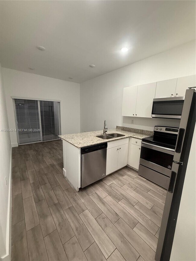 Foto del edificio - 486 E 30th St