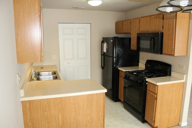Building Photo - 225 Brett Circle, Unit C