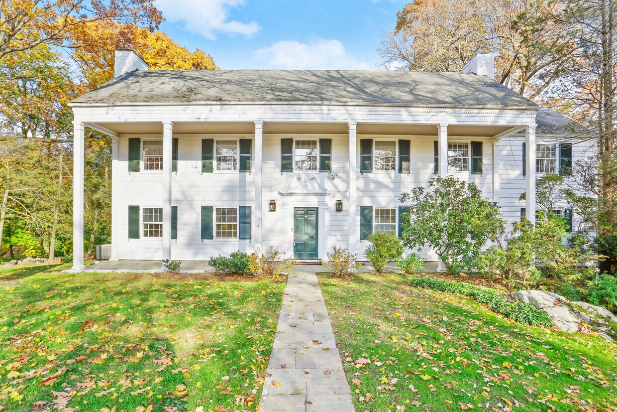 Primary Photo - 37 Oak St W