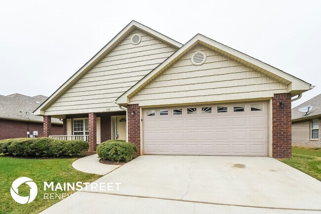 Building Photo - 2061 Edgewood Dr