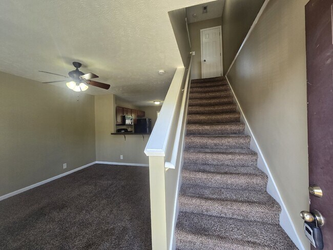 Foto del edificio - 812D OAK ARBOR CT, CLARKSVILLE, TN 37040