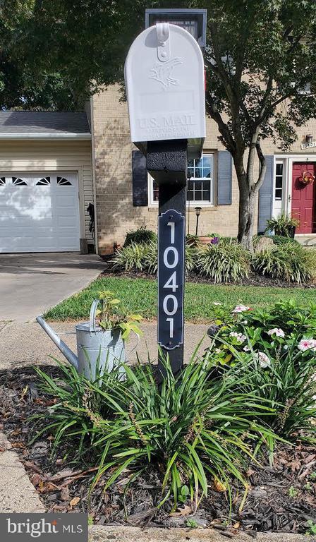 Building Photo - 10401 Headly Ct