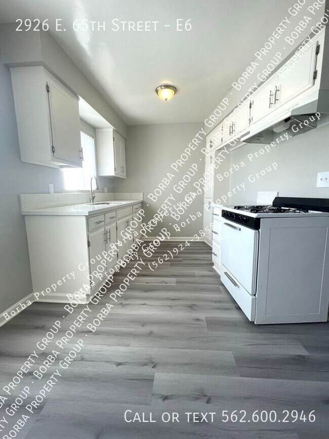 Building Photo - STUNNING EXTRA LARGE UPSTAIRS 2 BEDROOM 1 ...