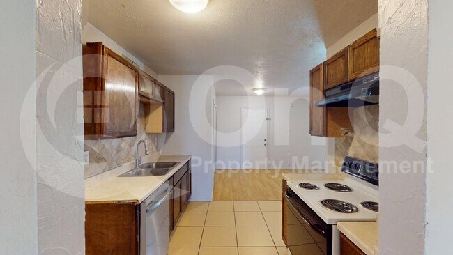Foto del edificio - 4805 Woodruff Dr