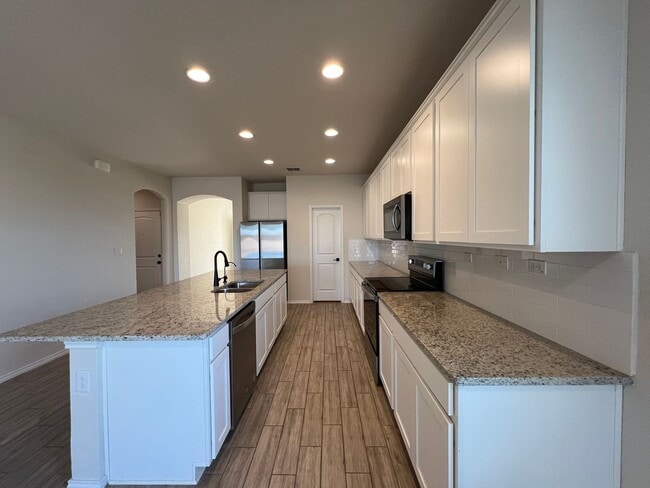 Building Photo - AWESOME 4/2 in Lily Springs