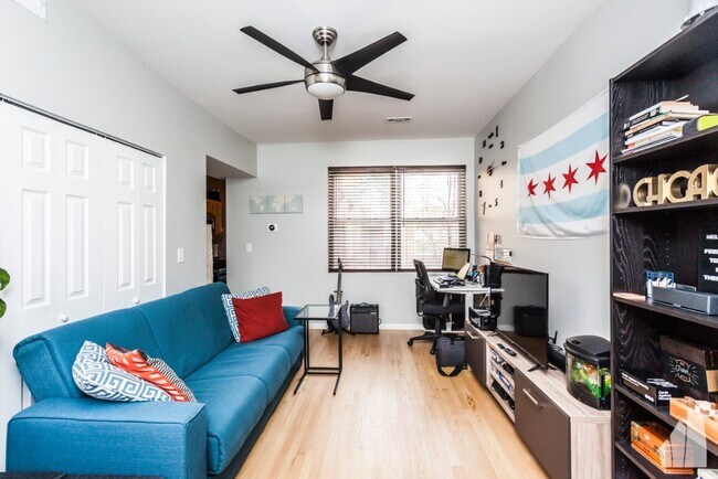 Foto del edificio - 2848 N Christiana Ave