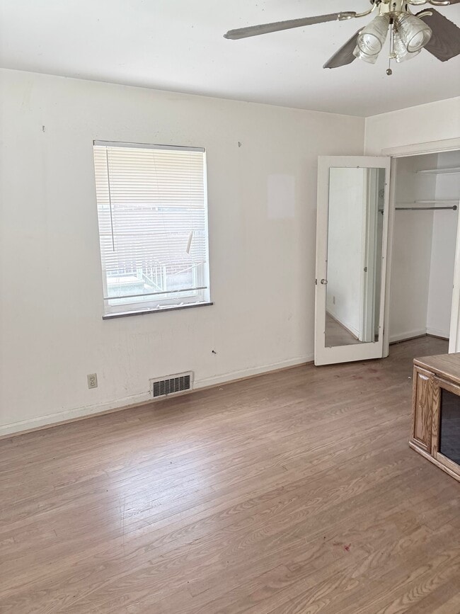 Photo - 1618 S Dixon Cir (Cincinnati, OH) Apartment