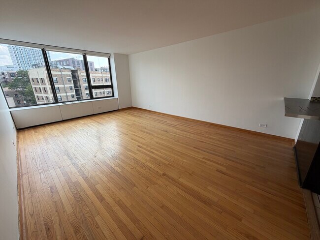 Foto del edificio - 3930 N Pine Grove Ave