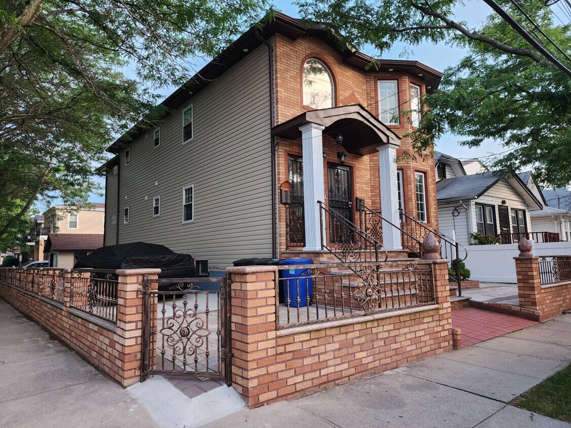 Primary Photo - 176-44 130th Ave