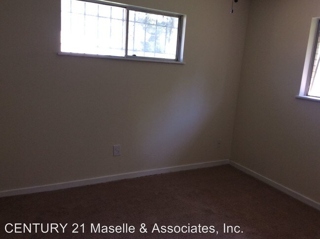 Building Photo - 2351 Montebello Dr