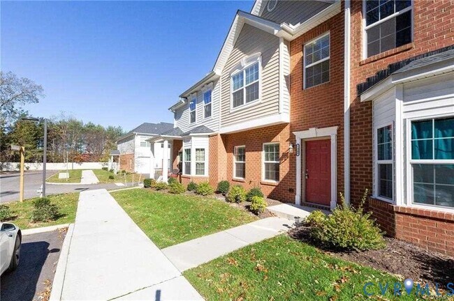Foto del edificio - 7348 Pebble Lake Dr
