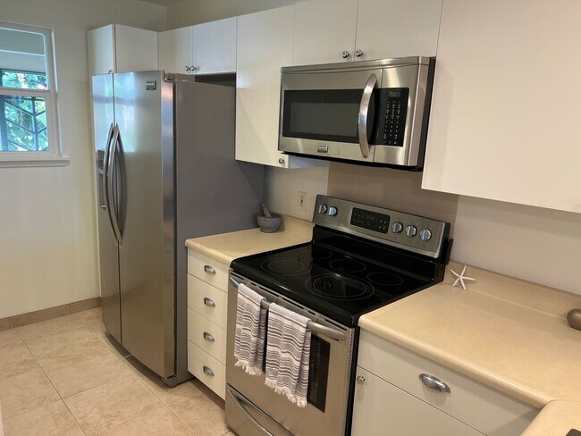 Foto del edificio - Napili - 2 bedroom/2 bath fully furnished, 2nd floor