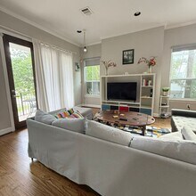 Building Photo - 1224 Summer St